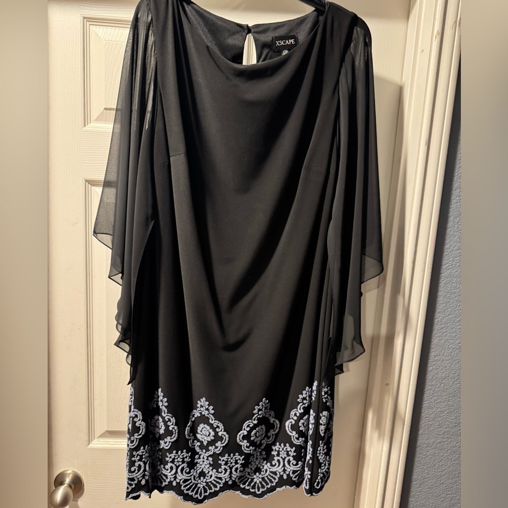Xscape from Dillards.women’s cocktail dress size 14 (also a free with purchase)